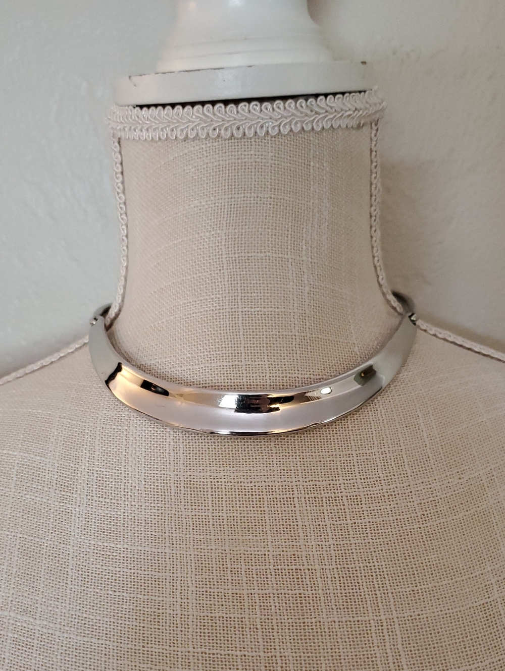 Silver Tone Polished Metal Whole Colar Choker Necklace